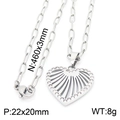 Collana in acciaio argento con pendente a cuore traforato e zirconi su catena a graffetta - Collana a Cuore Cavo (KN232001-KFC) / Color Acciaio