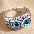Vintage owl wing open ring in silver finish with realistic blue eyes detail - Retro Owl