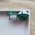 Green and white bicolored 4cm metal Christmas bells with star cutouts for crafts - Green/White