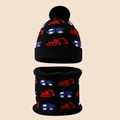 Dettaglio della fodera in pile spesso del set invernale di cappello e sciarpa da bambino - Nero