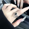 Bague araignée gothique avec pierre noire en forme de poire et finition argentée - Petite Bague Araignée