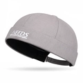 Bonnet docker gris avec broderie NEEDS blanche et sangle réglable à l'arrière - Gris