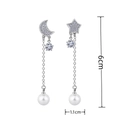 Détail des boucles d'oreilles lune étoile argentées avec perles, longueur de 6cm - Asymétrique Étoile Lune Perle Long (JED325)