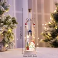Bottiglia di vetro LED natalizia con pupazzo di neve e mini albero, altezza 31,5 cm - Bottiglia con Pupazzo di Neve e Lampione