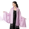 Dettaglio dello scialle pashmina jacquard viola chiaro con frange e texture soffice - Viola Chiaro (T003-23)