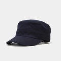 Detalle de gorra militar de algodón azul marino con costuras reforzadas en la visera corta - Azul marino