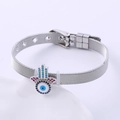 Pulsera de malla de acero inoxidable plateada con mano de Fátima y dijes de ojo turco - Color Acero