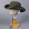 Detalle del sombrero de sol verde militar con botones laterales y cordón ajustable - M (56-58cm) / Verde Militar