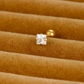 Pendiente de tuerca dorado minimalista con circonita cuadrada y cierre de bola roscada - 3mm / Dorado