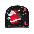 Detalle de gorro de punto navideño negro con Papá Noel en un patinete y copos de nieve - M (56-58cm) / Estilo Negro Papá Noel en Scooter (G)