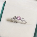 Silver flower ring featuring a square pink zircon center stone and petite floral clusters - Pink Square Diamond Plum Blossom Pavé Diamond Style (白金色22)