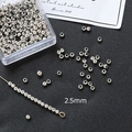 Vista detallada de cuentas espaciadoras de metal plateado de 2,5mm para joyería DIY y uñas - Color Oro Blanco 2.5mm (100 piezas)