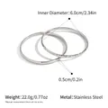Detail showing dimensions and 18K gold hammered texture on stainless steel bangle set - 2Pcs Set (Inner Diameter 6.0cm) / Silver 60mm (YYBL025056-P-60)