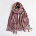 Sciarpa rosa minimalista stile cashmere da donna con eleganti dettagli in nappa - Cachi Scuro