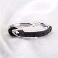 Bracelet pour homme en acier titane avec cuir PU noir et fermoir géométrique noué - Noir/Argent