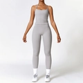 Ensemble de yoga gris 2 pièces avec haut dos nu et leggings taille haute pour le sport - S / Haut Et Bas / Gris Givré