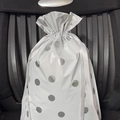 White Christmas gift bag with silver foil polka dots and a satin drawstring closure - 42*29cm / White with Silver Dots