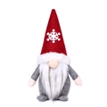 Gnome de Noël en peluche avec bonnet rouge à flocons et barbe blanche sur fond blanc - Style Flocon de Neige