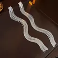 Silberne geometrische Dreieck Ohrringe mit eleganten langen Schlangenkettchen Quasten - Silber