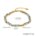 Bracelet en perles de pierre naturelle bleue avec détails en acier doré 18 carats - Style Bleu Clair Tacheté (E589-1)