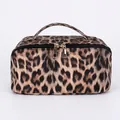 Große Vintage-Kosmetiktasche mit Leopardenmuster, Goldreißverschluss und Tragegriff - Leopardenmuster