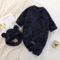 Dunkelblauer Baby-Plüsch-Strampler mit passender Bärenohrenmütze für den Winter - 66CM / Marineblau