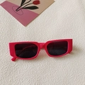 Retro rectangle sunglasses in magenta pink frames with dark lenses for women - Rectangular Street Style Frame / Rose Red (35)