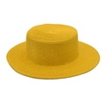 Dettaglio di un cappello di paglia giallo con trama intrecciata e corona piatta - M (56-58cm) / Giallo