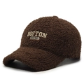 Berretto da baseball marrone in pile con ricamo Boston per un look casual invernale - Regolabile / caffè