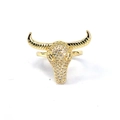 Bague ouverte tête de taureau dorée style hip hop avec zircons micro-pave sur fond blanc - Ouvert Réglable / Or avec zircone blanche