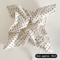 Bloemrijke kanten haarelastiek in wit met zwarte stippen en decoratieve strik - #2 Polka Dot Strik Haarelastiek