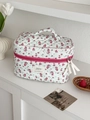 Détail de la trousse de toilette en velours côtelé fleuri avec tirette rouge vif - Fleur Rouge Vent Velours Côtelé [Mallette de Maquillage]