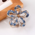 Floral claw clip in blue and white marble pattern with golden metal spring finish - Blue and White Tie-dye Marble