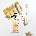Set porta tessera cartone animato Funny Bear con cordino abbinato in giallo crema - Orso della Torta + Cordino Torta