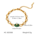 Dettaglio del bracciale a catena in acciaio inossidabile con perla malachite e fiore oro - Stile Ciondolo Malachite (HC-B20368)