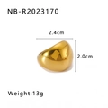 Detailaufnahme des klobigen 18K vergoldeten Rings mit Maßen von 2,4cm und 13g Gewicht - US 8 / Glatt Polierter Kuppelstil (NB-R2023170)