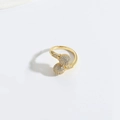 Elegante anillo abierto dorado con dos elementos esféricos con circonitas engastadas - Zirconia Redonda / Dorado