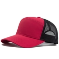 Cappellino trucker rosso e nero con rete traspirante e visiera rigida - Rosso