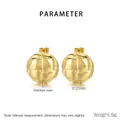 Especificaciones detalladas de pendientes de bola de acero inoxidable dorado de 21mm - Pendientes de Botón Redondos de Textura Tejida Dorada (KE114106-KFC)