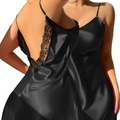 Elelegantes schwarzes Satin-Nachthemd mit Spitzenbesatz und rückenfreiem Design - S / Schwarz
