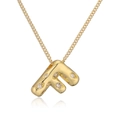 Collana placcata oro con pendente lettera F e pietre di zircone su uno sfondo bianco - Lettera F