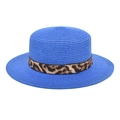 Cappello di paglia blu a cima piatta con fascia leopardata e borchia dorata per la spiaggia - M (56-58cm) / Blu Zaffiro