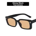 Gafas de sol cuadradas vintage con montura negra brillante, lentes color té y remaches plateados - Negro Brillante / Lentes de Té