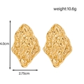 Boucles d'oreilles dorées en acier titane texturé mesurant 4,0 cm par 2,75 cm - ER-1569/Or de Lave Irrégulier / Doré