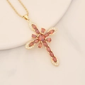 Dettaglio del ciondolo a croce in oro 18K con pietre arancioni e micro-intarsio in zircone - 2# Rosso Arancio