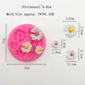 Pink daisy silicone mold for chocolate and cake baking with 7x7x1.1cm dimensions - 6471-Pink