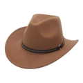 Chapeau de cow-boy marron classique avec ceinture en cuir cloutée sur fond blanc - 56-60cm / Kaki