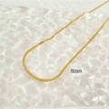 Chaîne serpent plate de 2 mm en acier titane doré au design minimaliste et élégant - Chaîne en Os de Serpent Dorée (CDK356) / 2mm