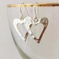 Orecchini a cuore cavo in argento martellato con finitura in metallo vintage - Argento Martellato Cuore Traforato
