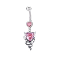 Detalle de piercing de ombligo de corazón con alas de demonio y gema rosa brillante - Aro de ombligo